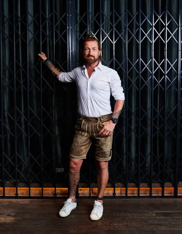 Traditionelle Lederhosen aus Ziegenleder nach Maß